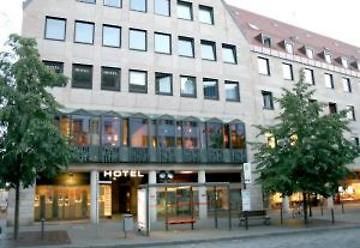 Tiptop Hotel Am Schoenen Brunnen Nuremberga Exterior foto